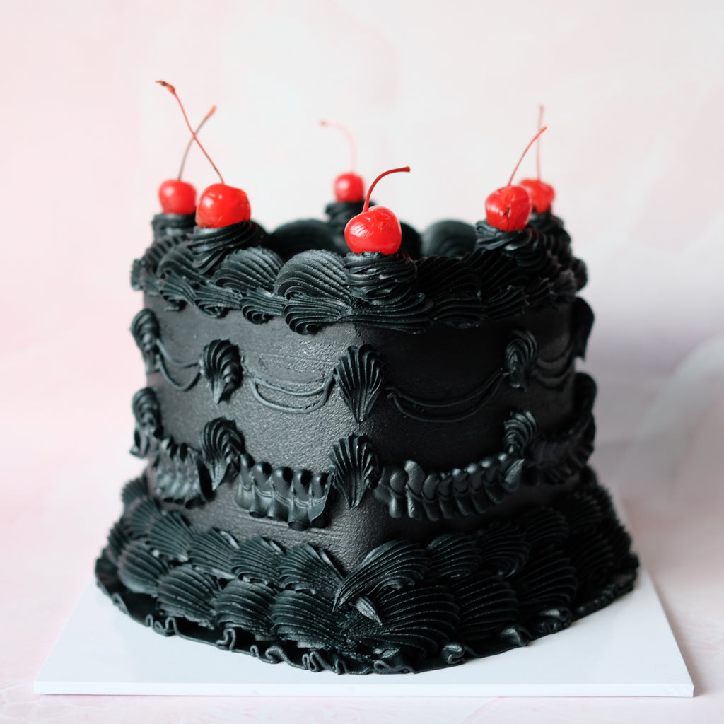 Black Vintage Lambeth Heart Cake | Cherries