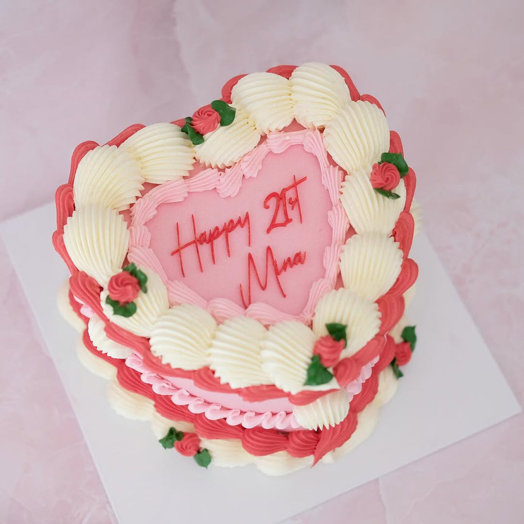 Vintage Heart Cake | La Vie en Rose