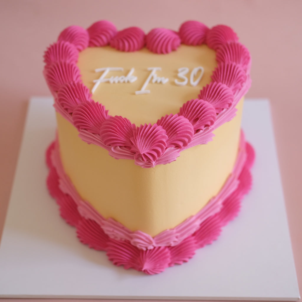 Basic Vintage Heart Cake | Polychrome