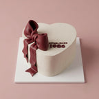 Statement Cake | Heart Bow