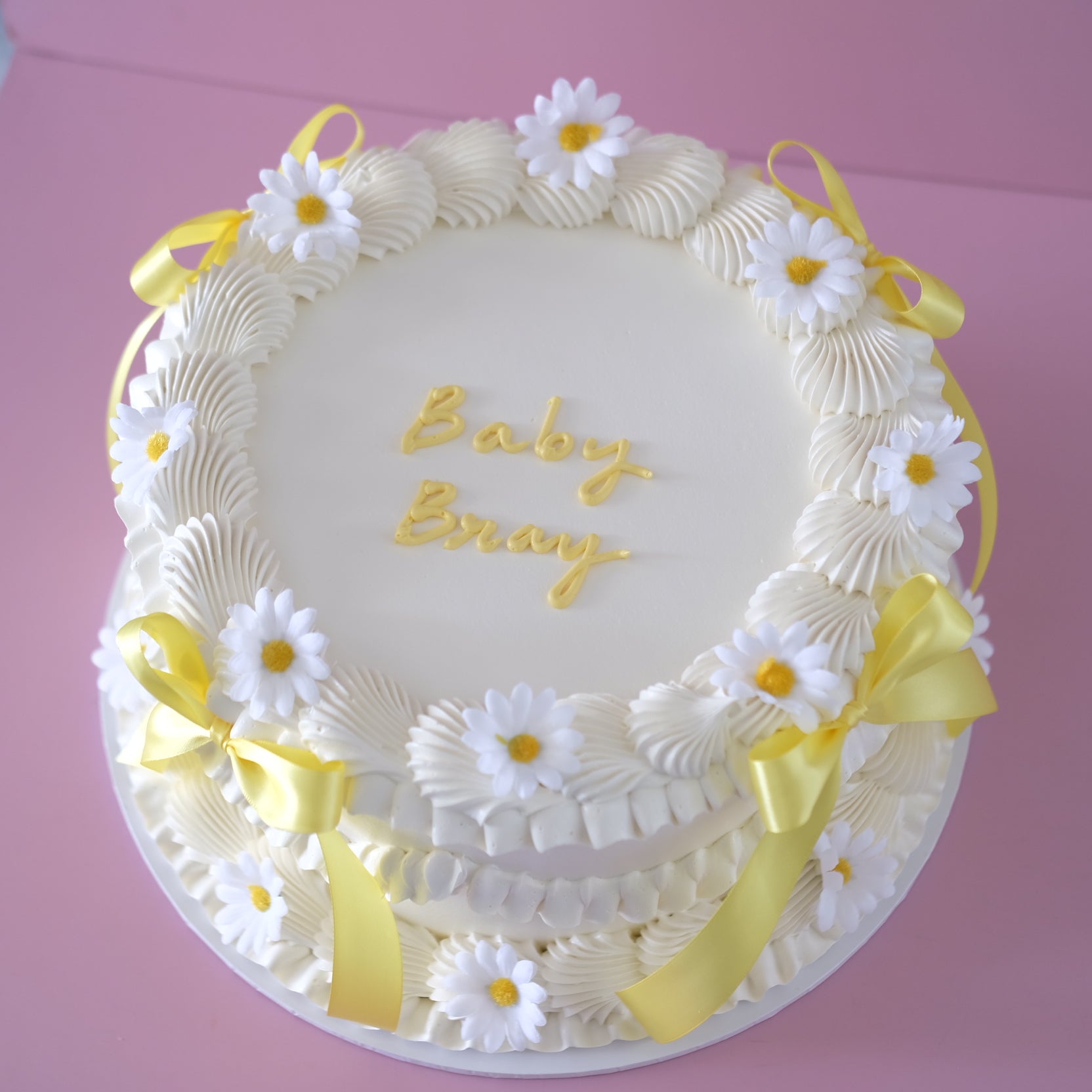 Vintage Round Cake Coquette Daisy - close detail of daisies and shell piping Brisbane