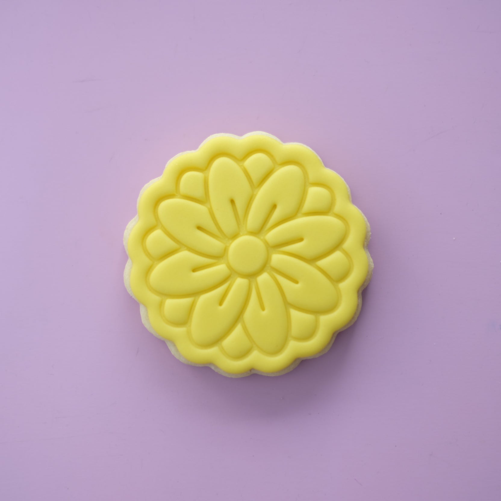Assorted Floral Fondant Sugar Cookies - yellow dahlia cookie detail Brisbane