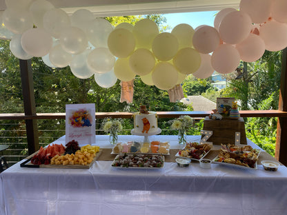 Winnie The Pooh Flying Bees Novelty Cake